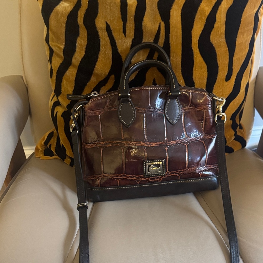Elegant Brown Dooney Leather Women’s crossbody purse